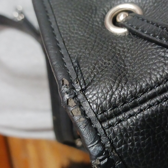 Tignanello Leather Bag 3Big pockets 2 zip 2 slip pockets zippered closure Silver - Picture 5 of 9